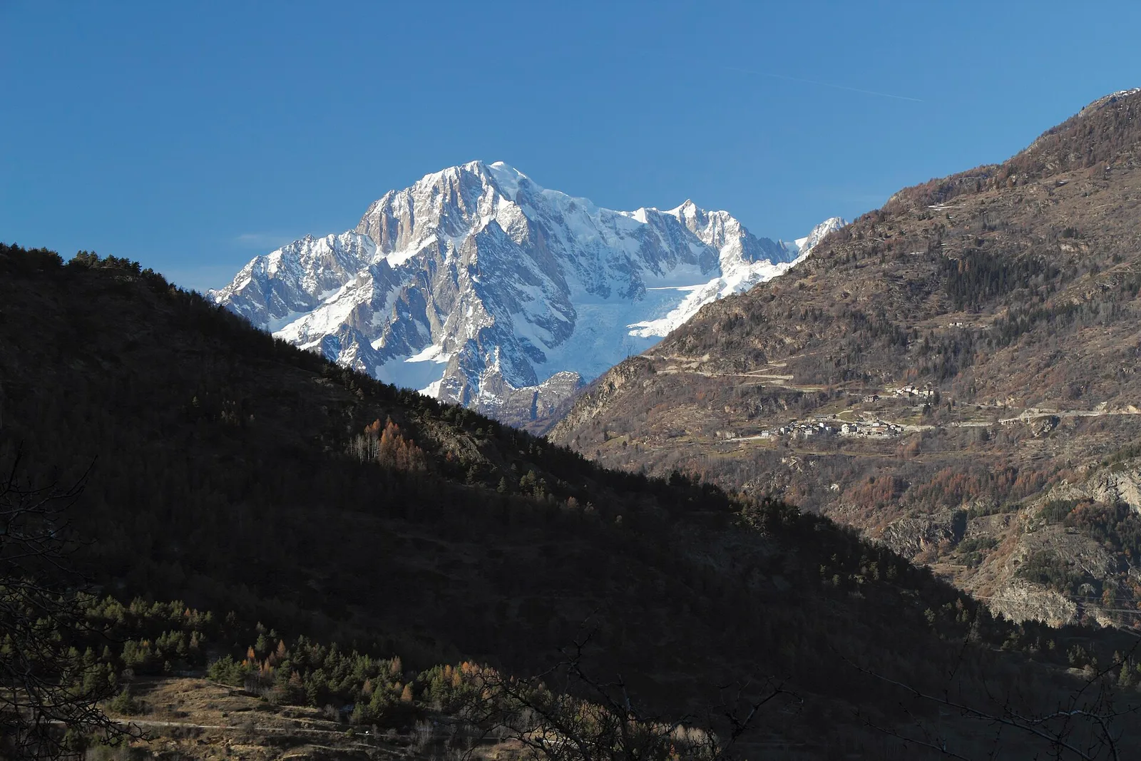 Strada regionale 24 per Valsavarenche - Petit Mont Blanc