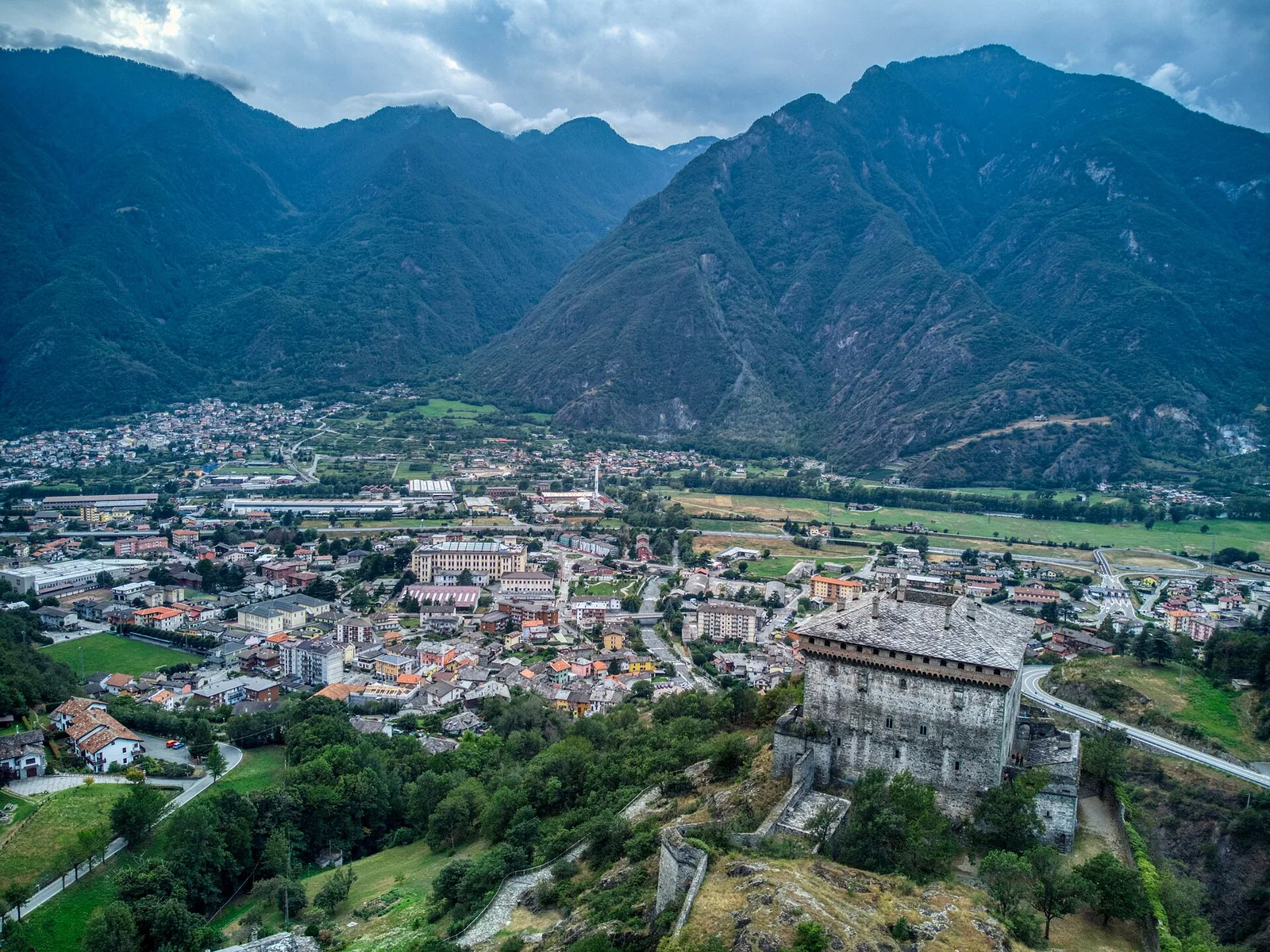 Piazza Chanoux - Cappella di Rovarey - Omens - Carogne